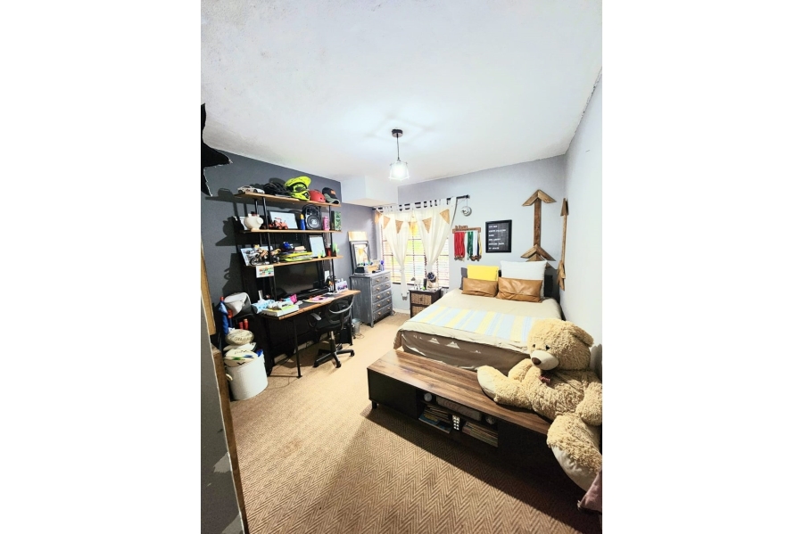 5 Bedroom Property for Sale in Safari Gardens North West